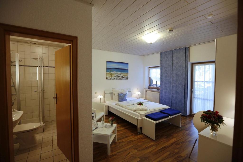 Landhotel Villa Moritz Garni Oberahr الغرفة الصورة